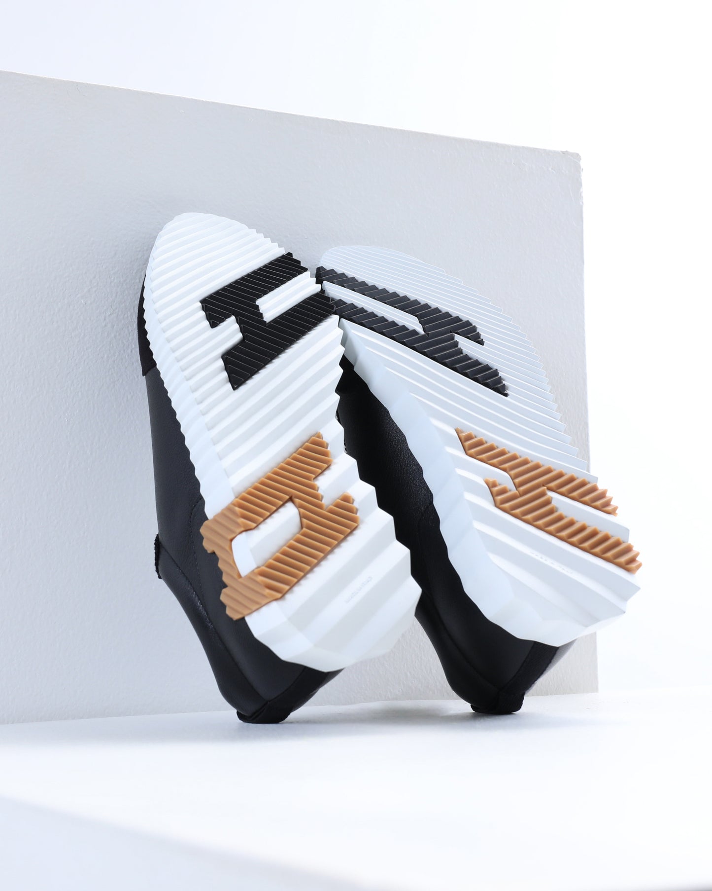 Bouncing Sneakers Black in Chevre Grainee