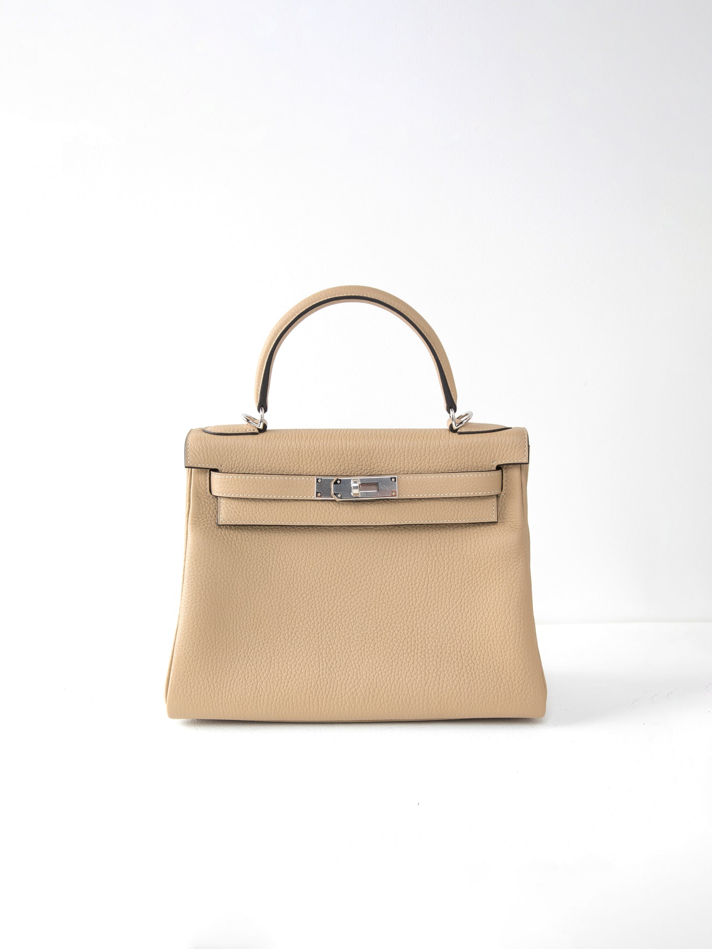 Kelly 28 Retourne Taurillion Clemence Trench with Palladium Hardware