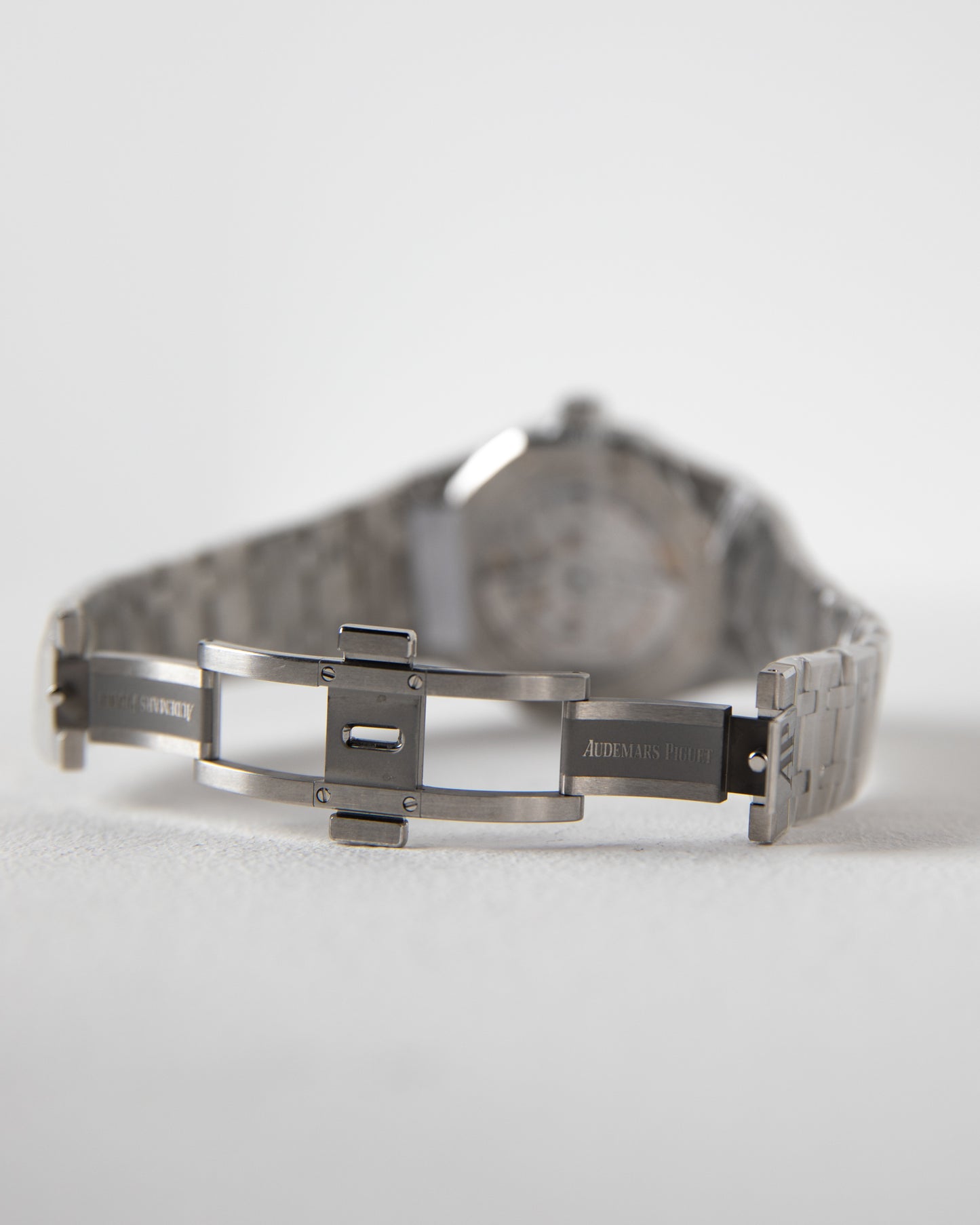 Audemars Piguet Royal Oak 37mm - Blue dial with diamonds