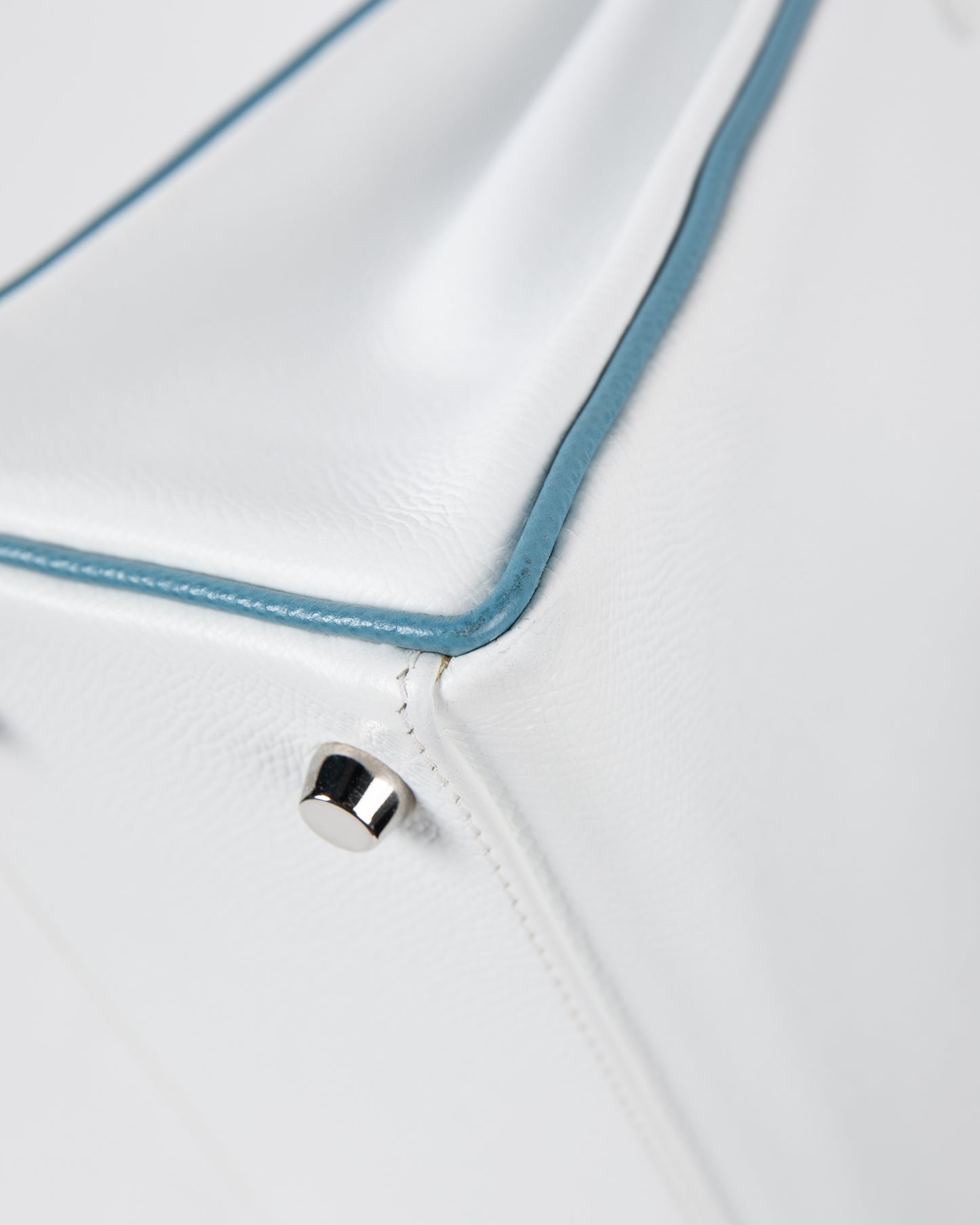 Kelly 25 in White with Contrast Pipe Epsom with Palladium Hardware (Vintage)