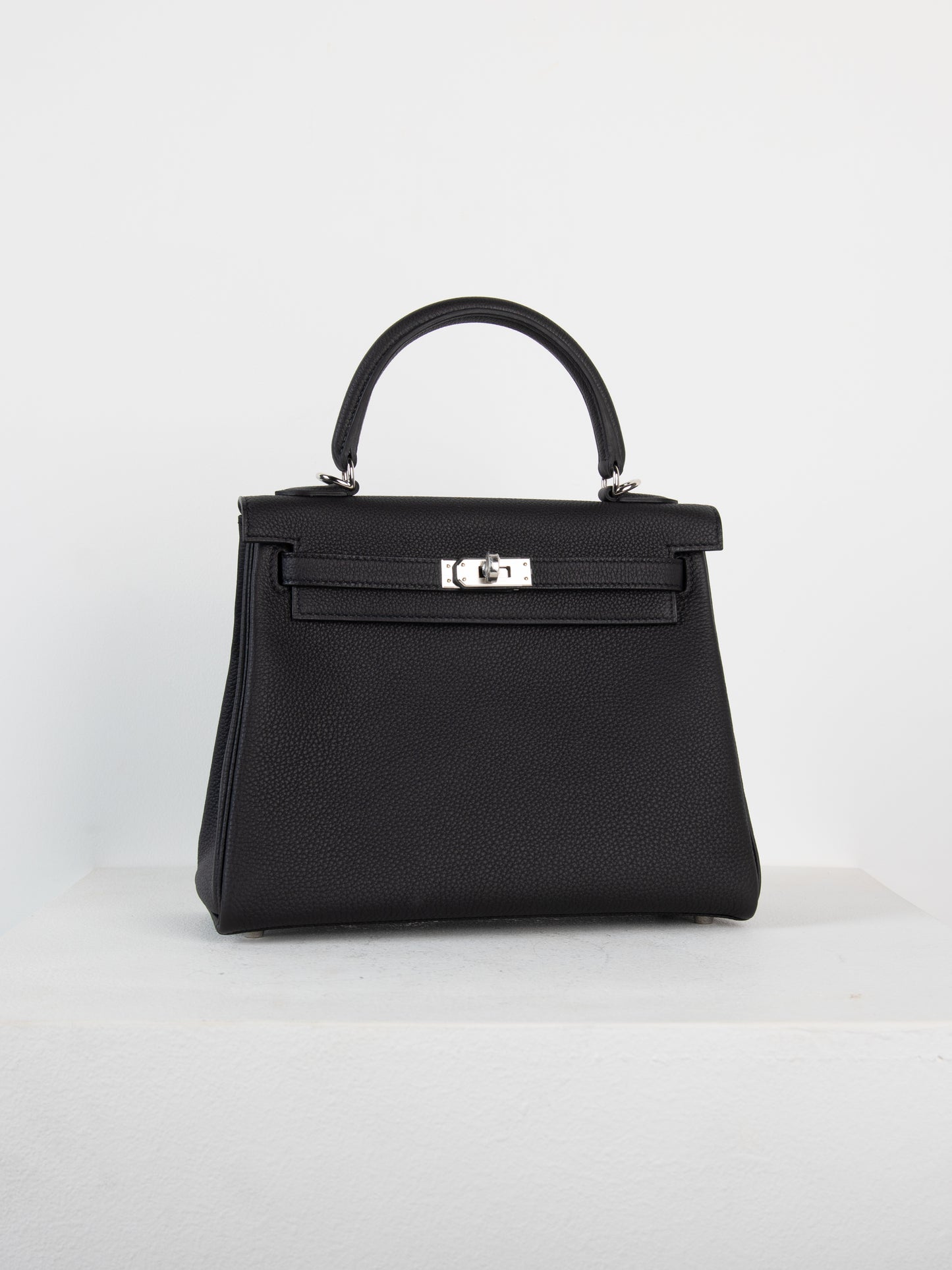 Kelly 25 in Black Togo with Palladium Hardware