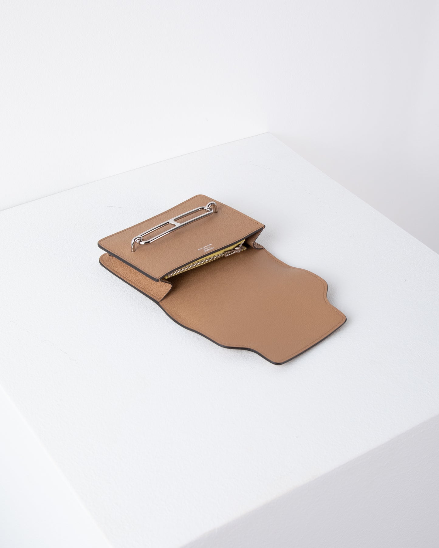 Roulis Slim Compact Wallet in Chai/Lime Evercolor Leather with Palladium Hardware