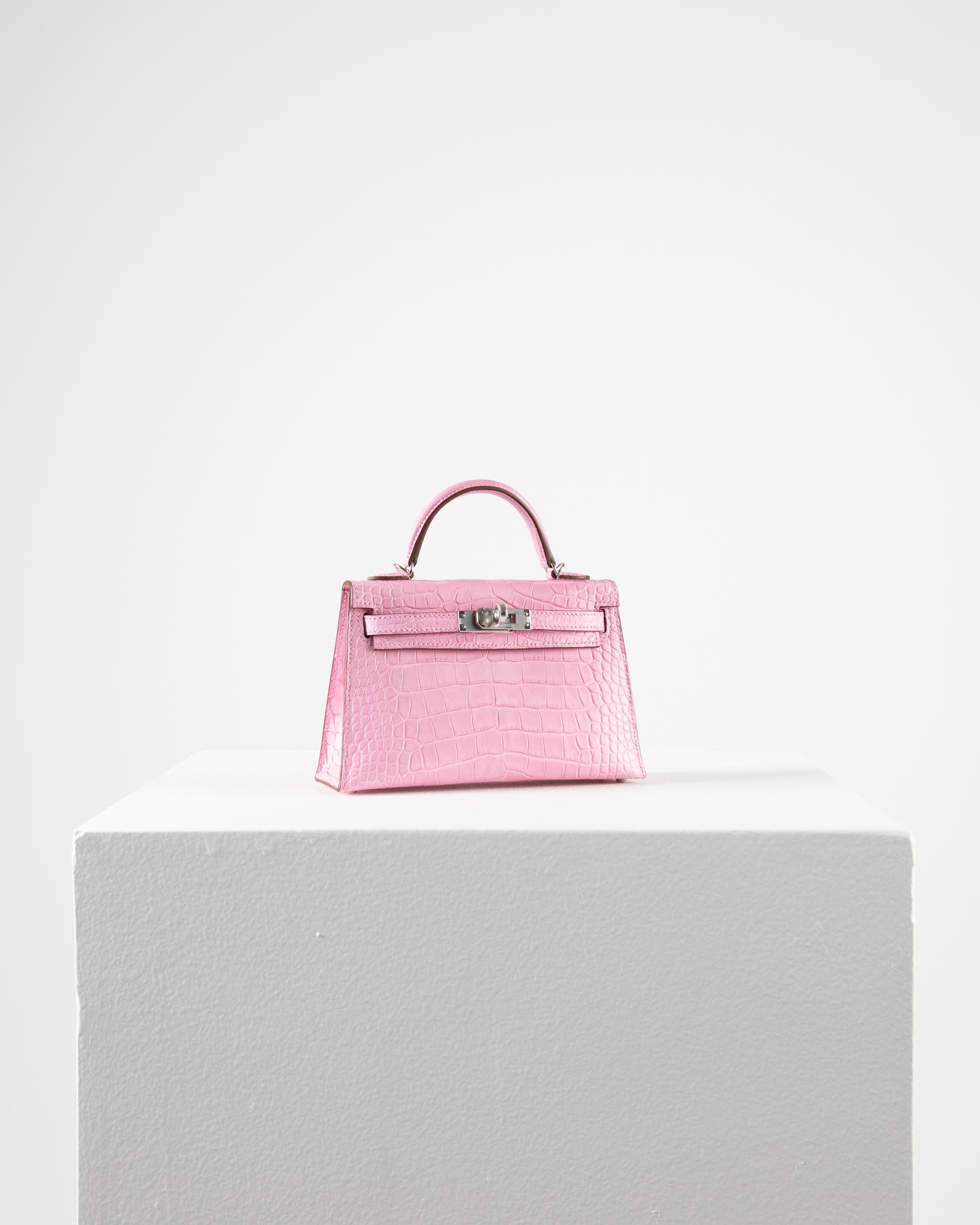 Kelly 20 in Bubblegum Pink Sellier Matte Alligator Mississippiensis with Palladium Hardware