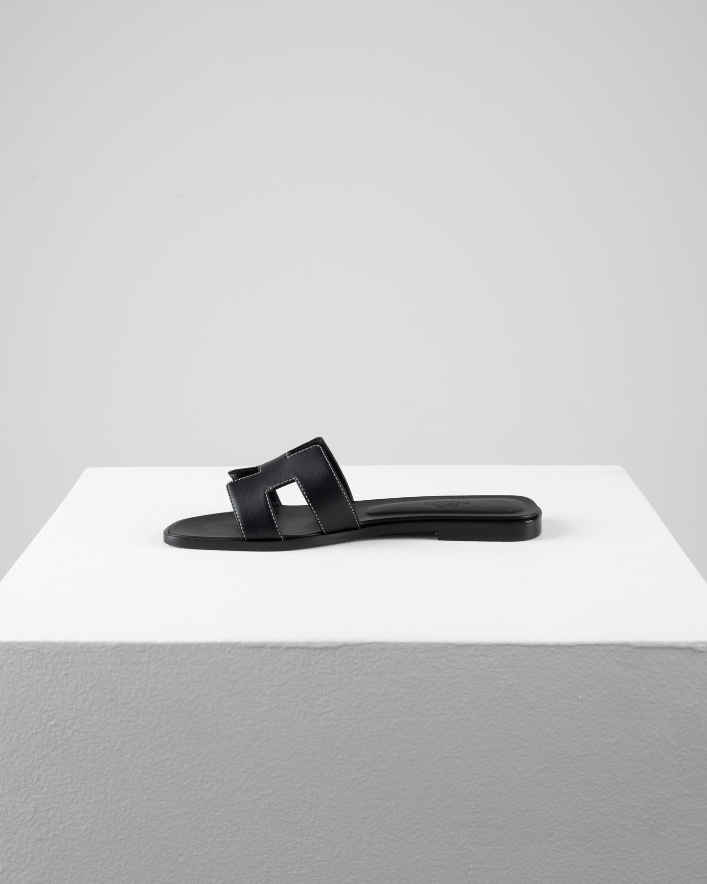 Oran Sandal Noir Piqures Ecrues