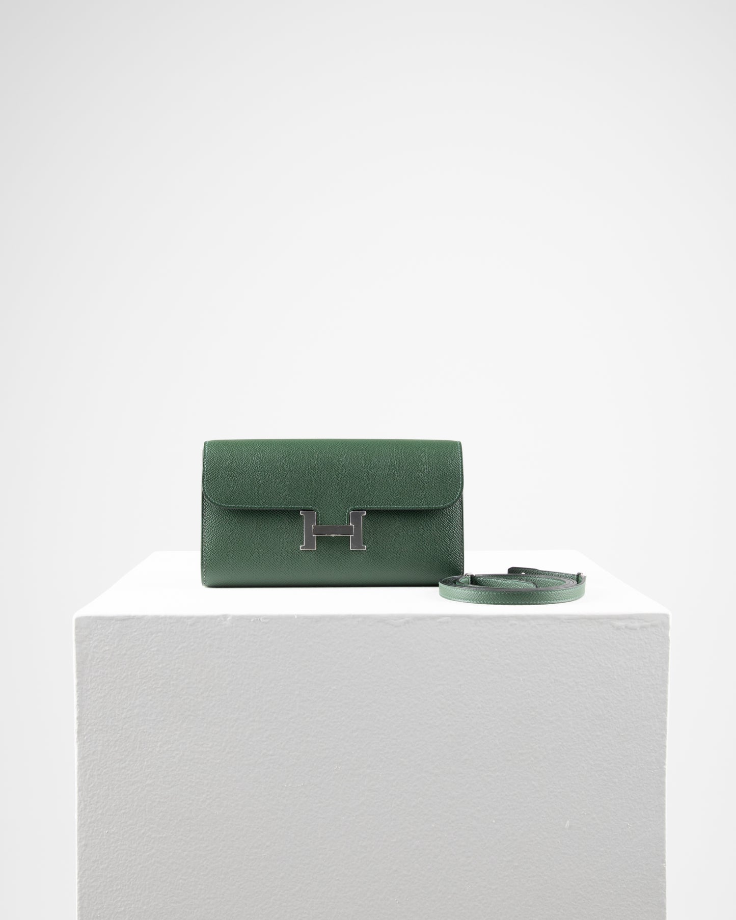 Constance To Go Vert Anglais in Epsom Leather with Palladium Hardware