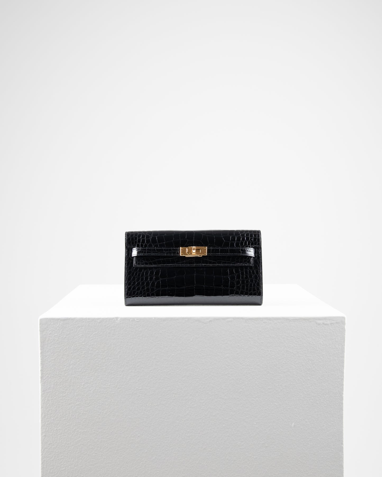 Kelly To Go in Black Alligator with Gold Hardware