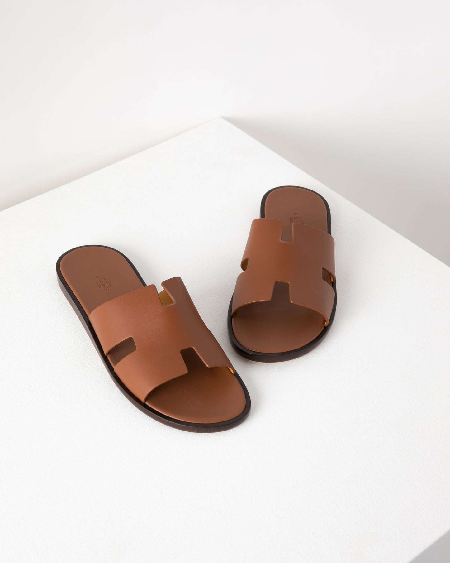 Izmir Sandal in Gold Calfskin