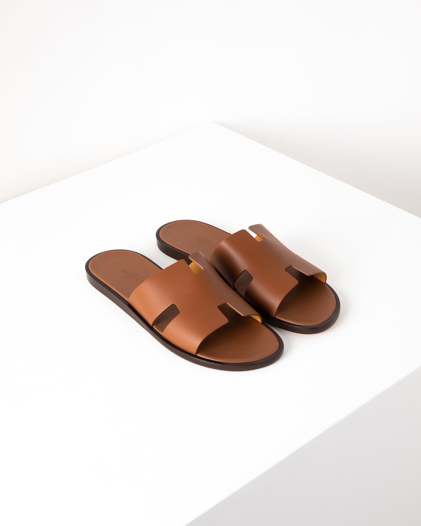 Izmir Sandal in Gold Calfskin