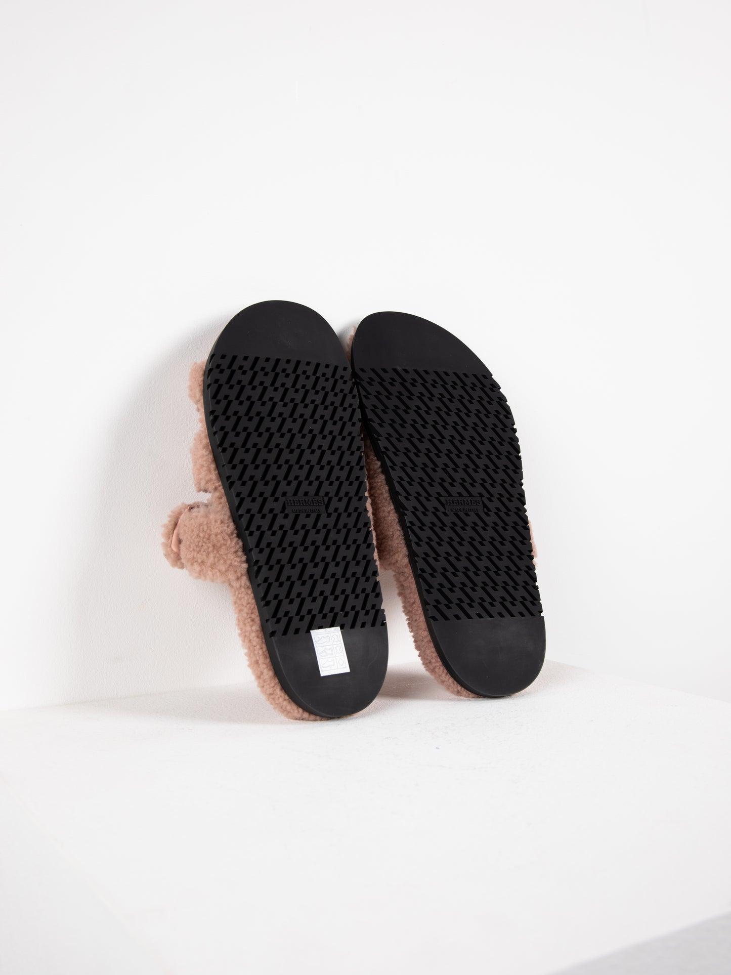 Chypre Sandal in Peau Lainee Beige