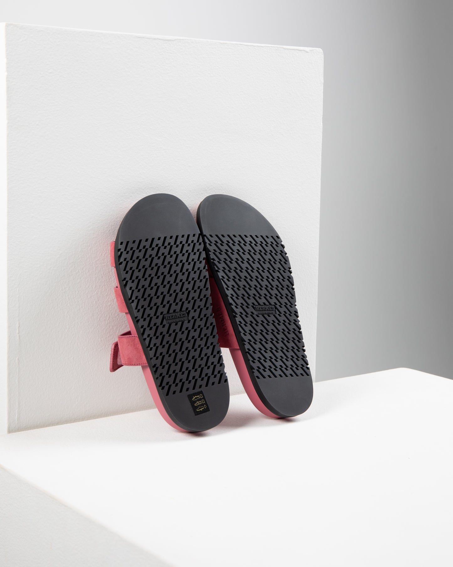 Chypre Sandal in Aphrodite Pink Suede