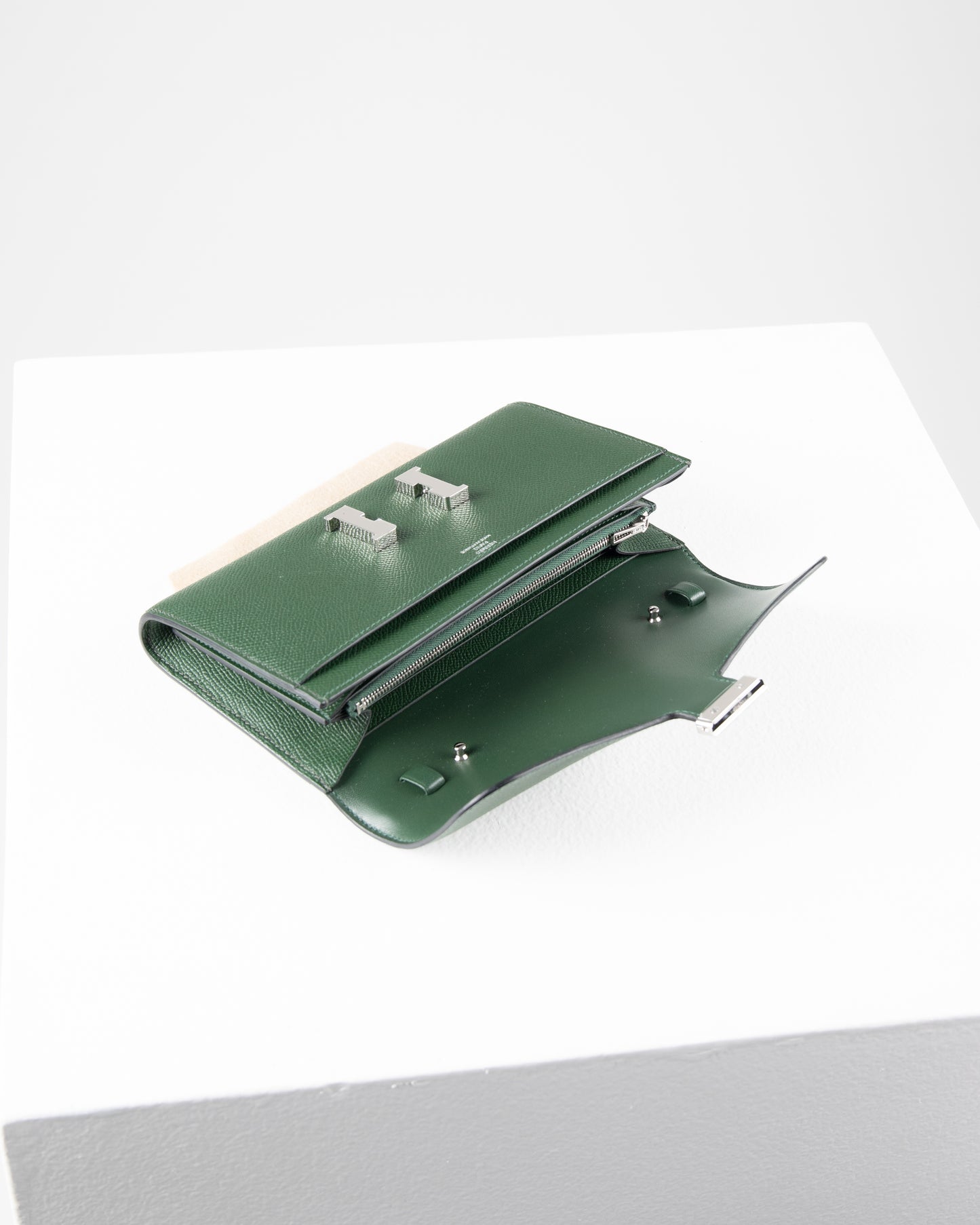Constance To Go Vert Anglais in Epsom Leather with Palladium Hardware