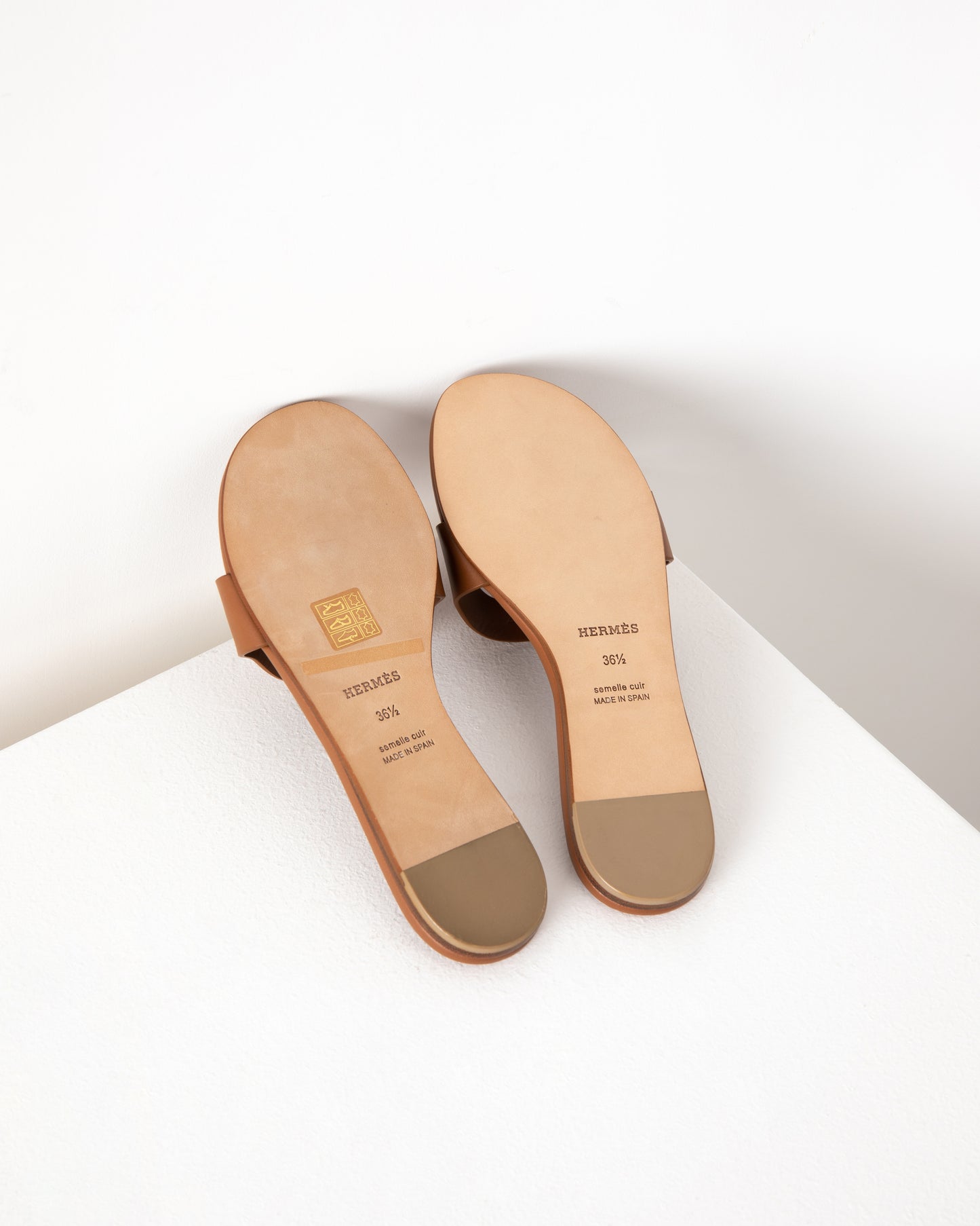 Lisboa Sandal in Gold