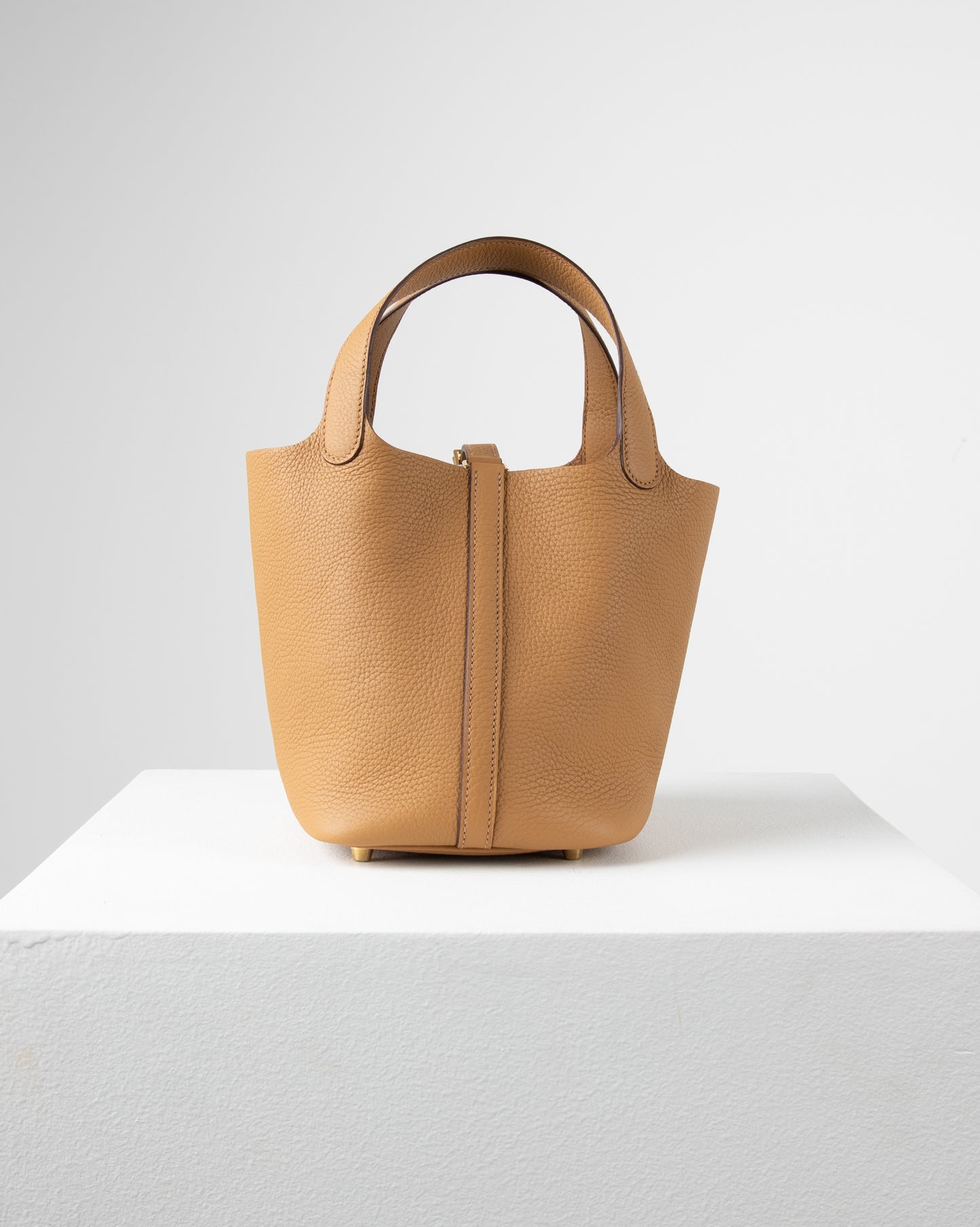 Picotin 18 Chai in Taurillon Clemence Leather with Gold Hardware