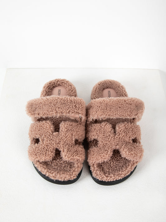 Chypre Sandal Femme in Bois De Santal Shearling