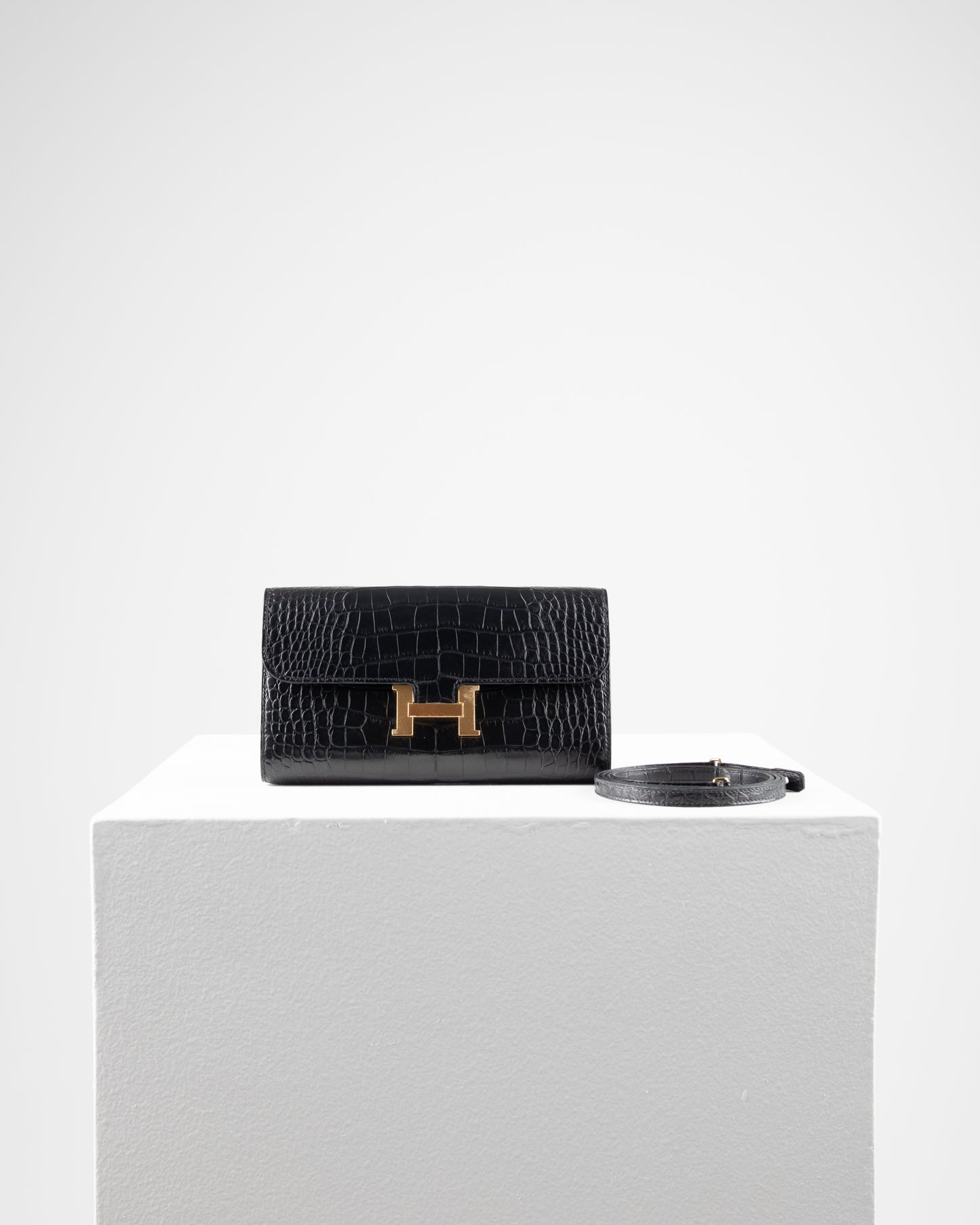 Constance To Go Black Matte Alligator with Gold Hardware