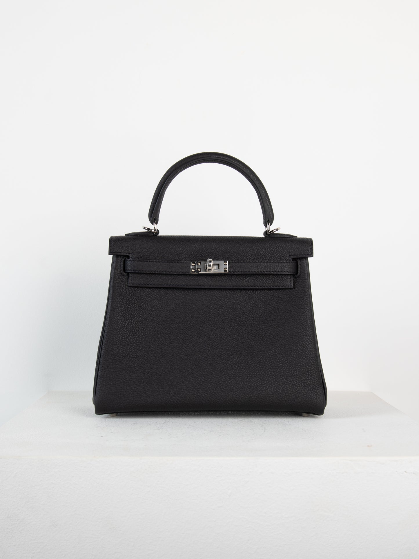 Kelly 25 in Black Togo with Palladium Hardware