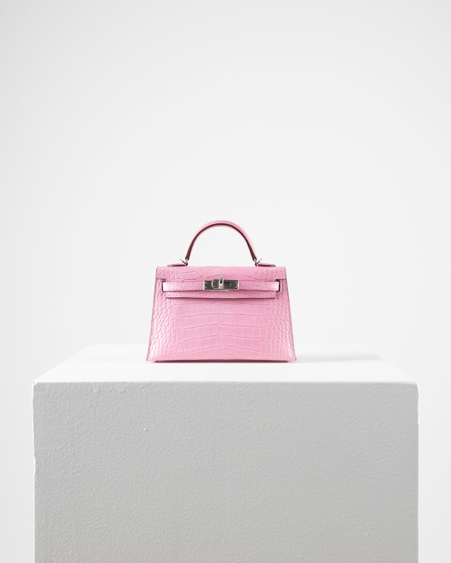 Kelly 20 in Bubblegum Pink Sellier Matte Alligator Mississippiensis with Palladium Hardware