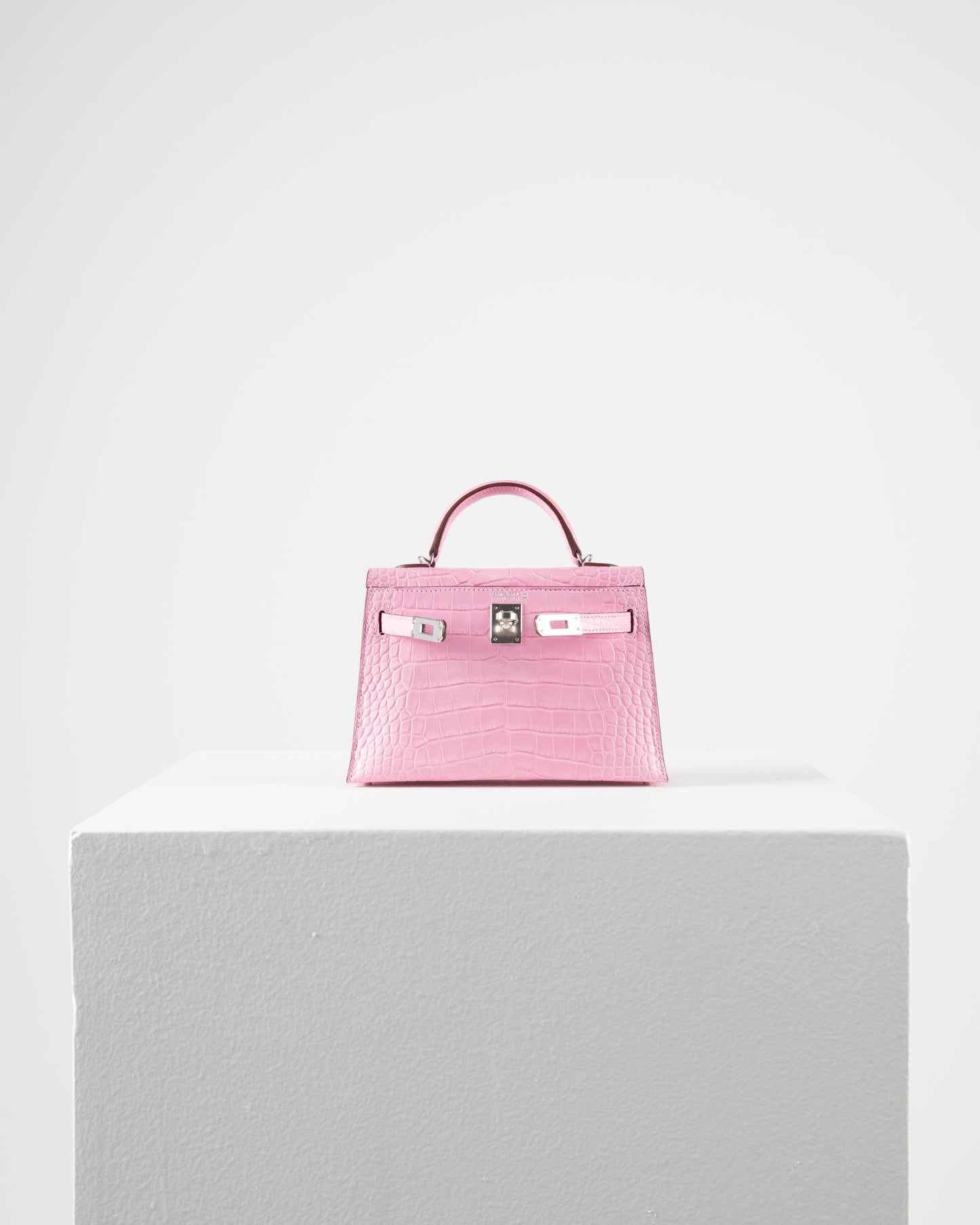 Kelly 20 in Bubblegum Pink Sellier Matte Alligator Mississippiensis with Palladium Hardware