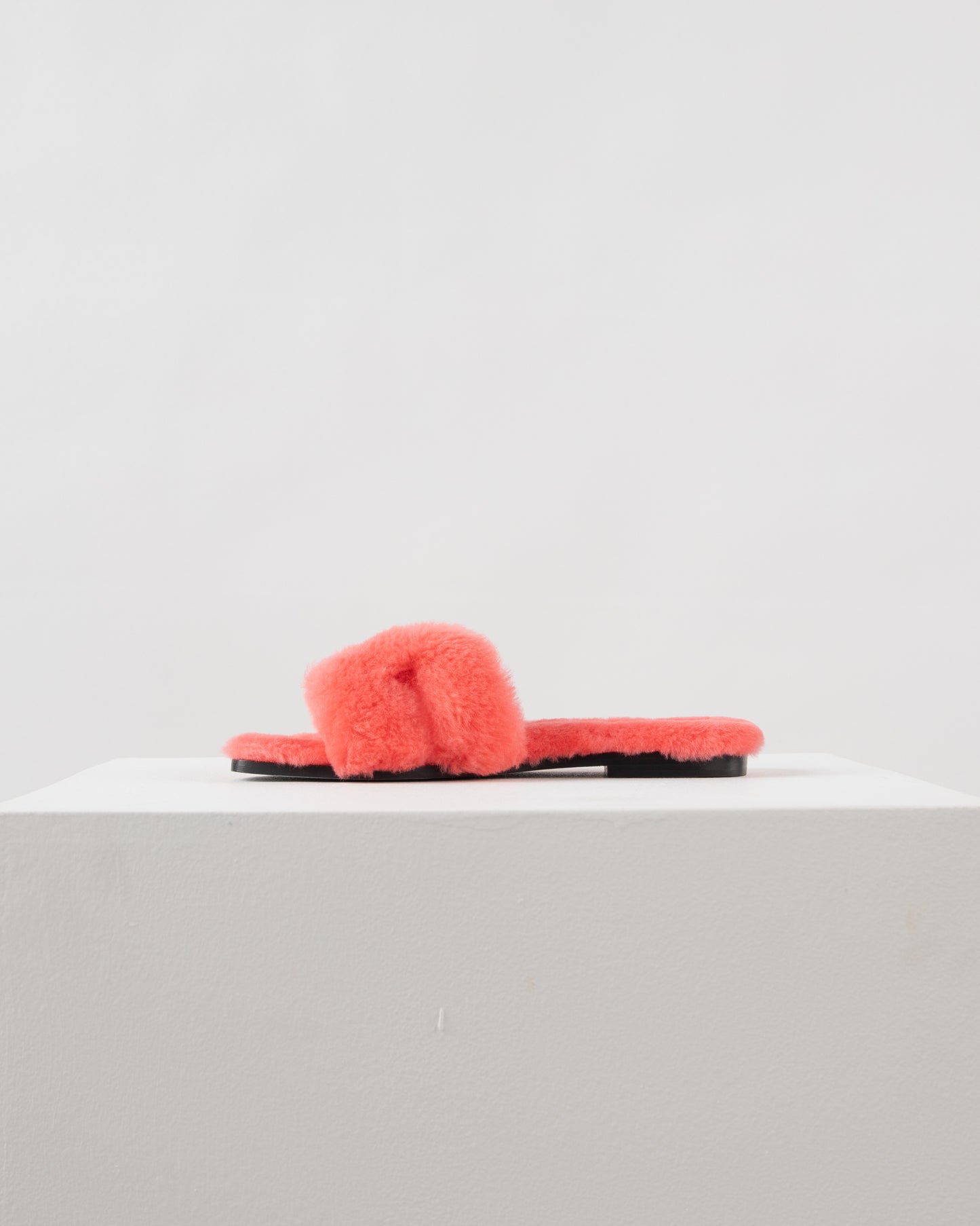 Oran Sandal in Rose Du Dèsert Fur Woolskin