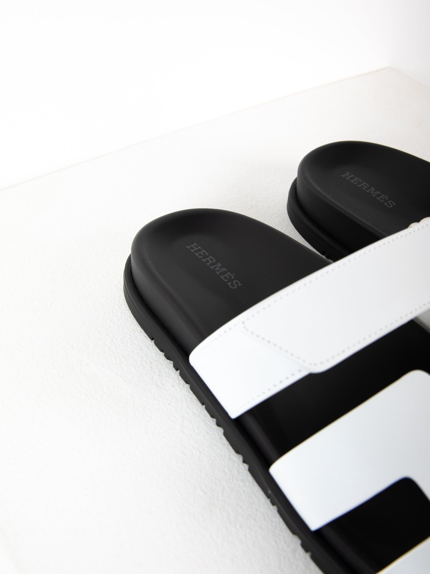 Chypre Sandal in White Calfskin
