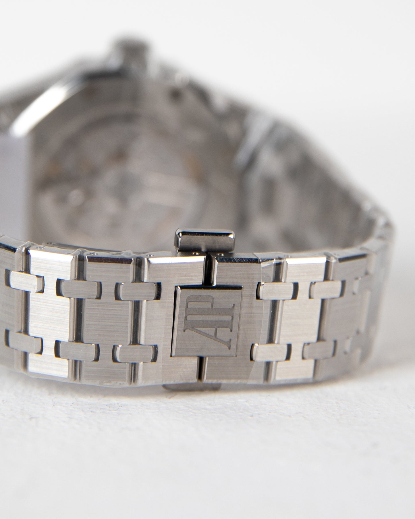 Audemars Piguet Royal Oak 37mm - Blue dial with diamonds