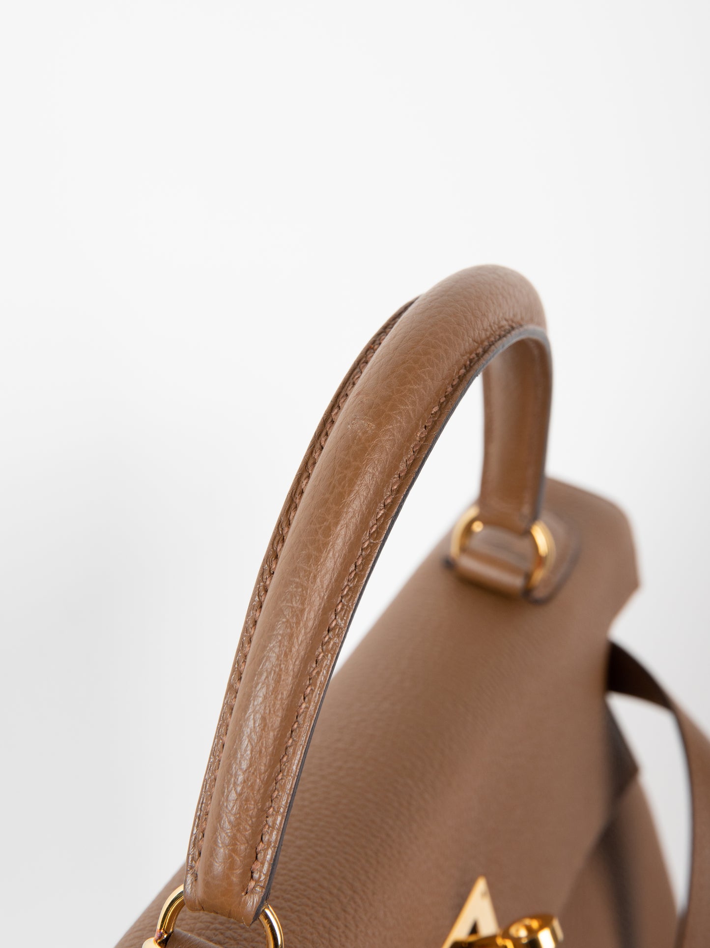 Kelly 32 in Alezan Togo Retourne with Gold Hardware