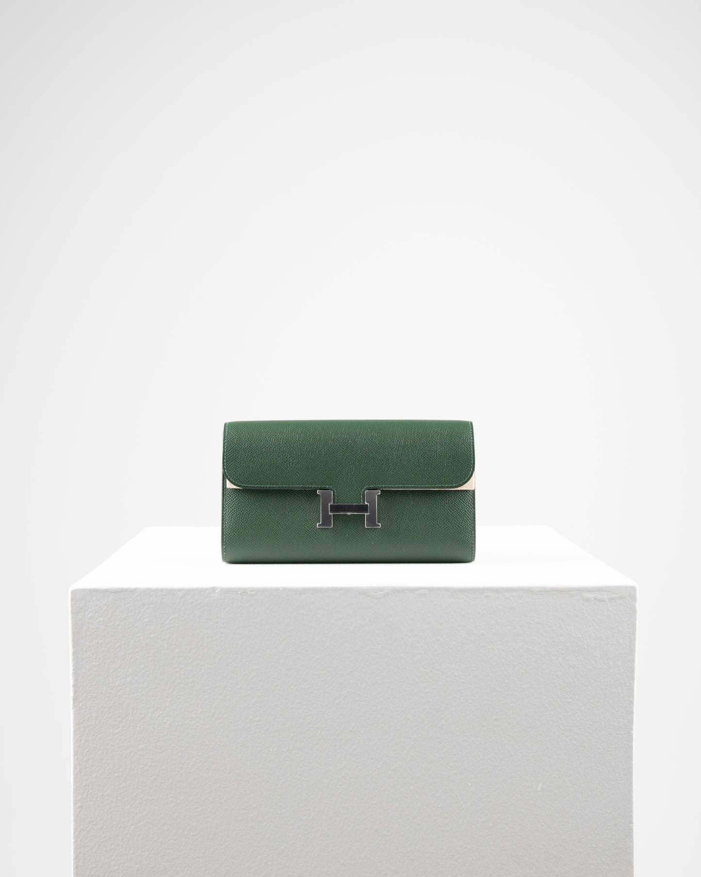 Constance To Go Vert Anglais in Epsom Leather with Palladium Hardware