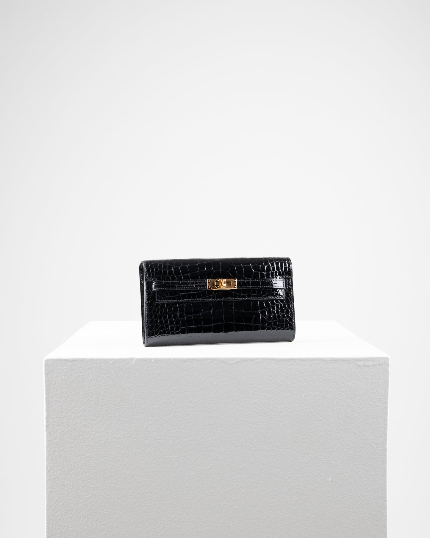 Kelly To Go in Black Alligator with Gold Hardware