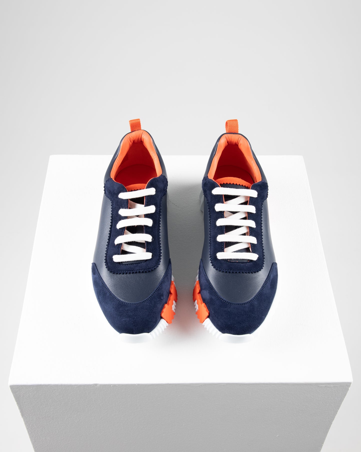 Bouncing Sneaker in Blue and Orange