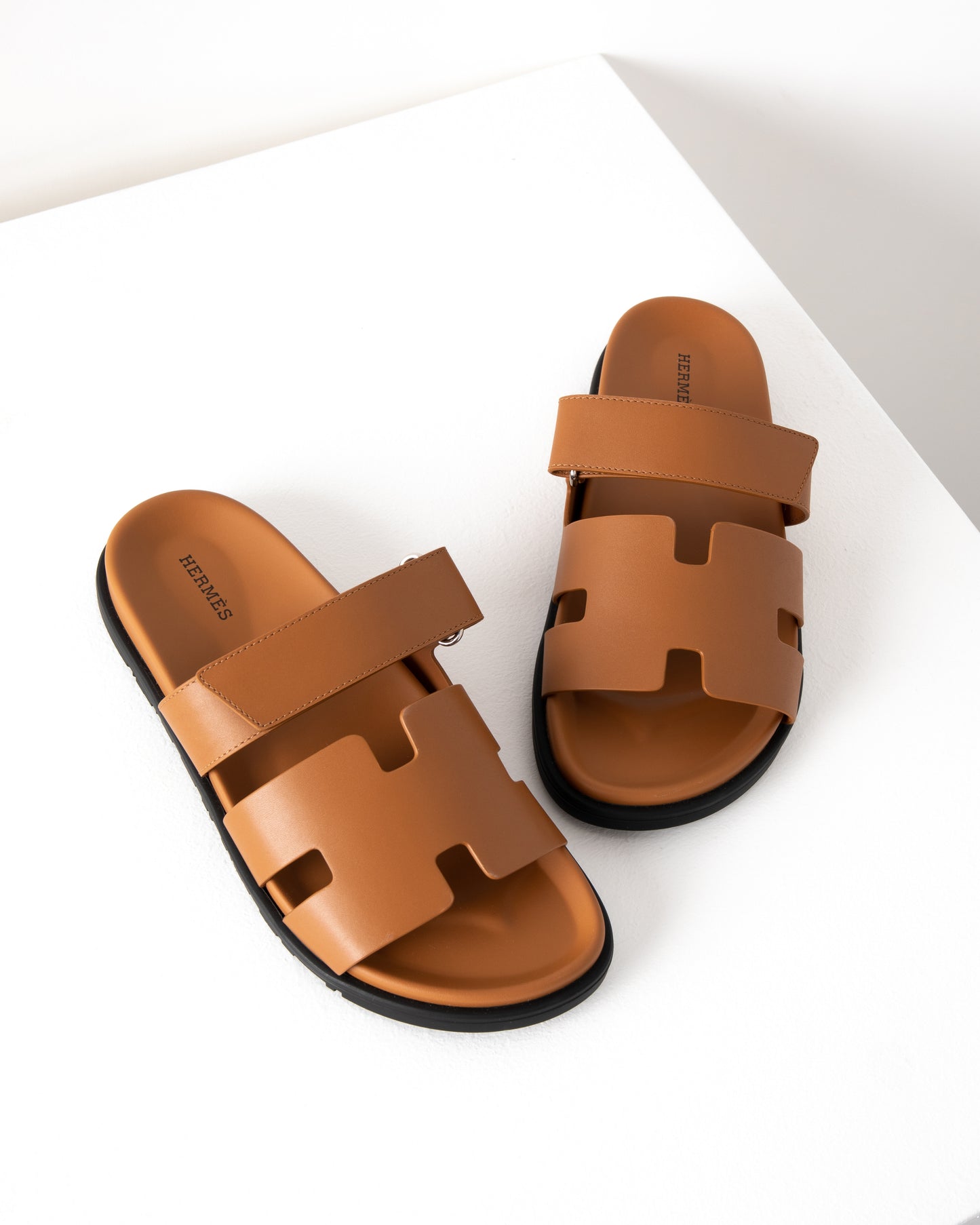 Chypre Sandal in Gold