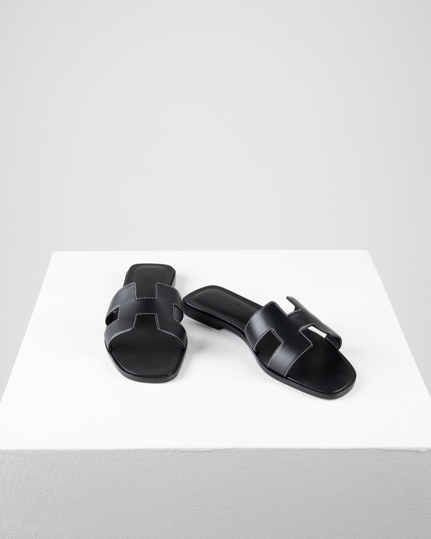 Oran Sandal Noir Piqures Ecrues
