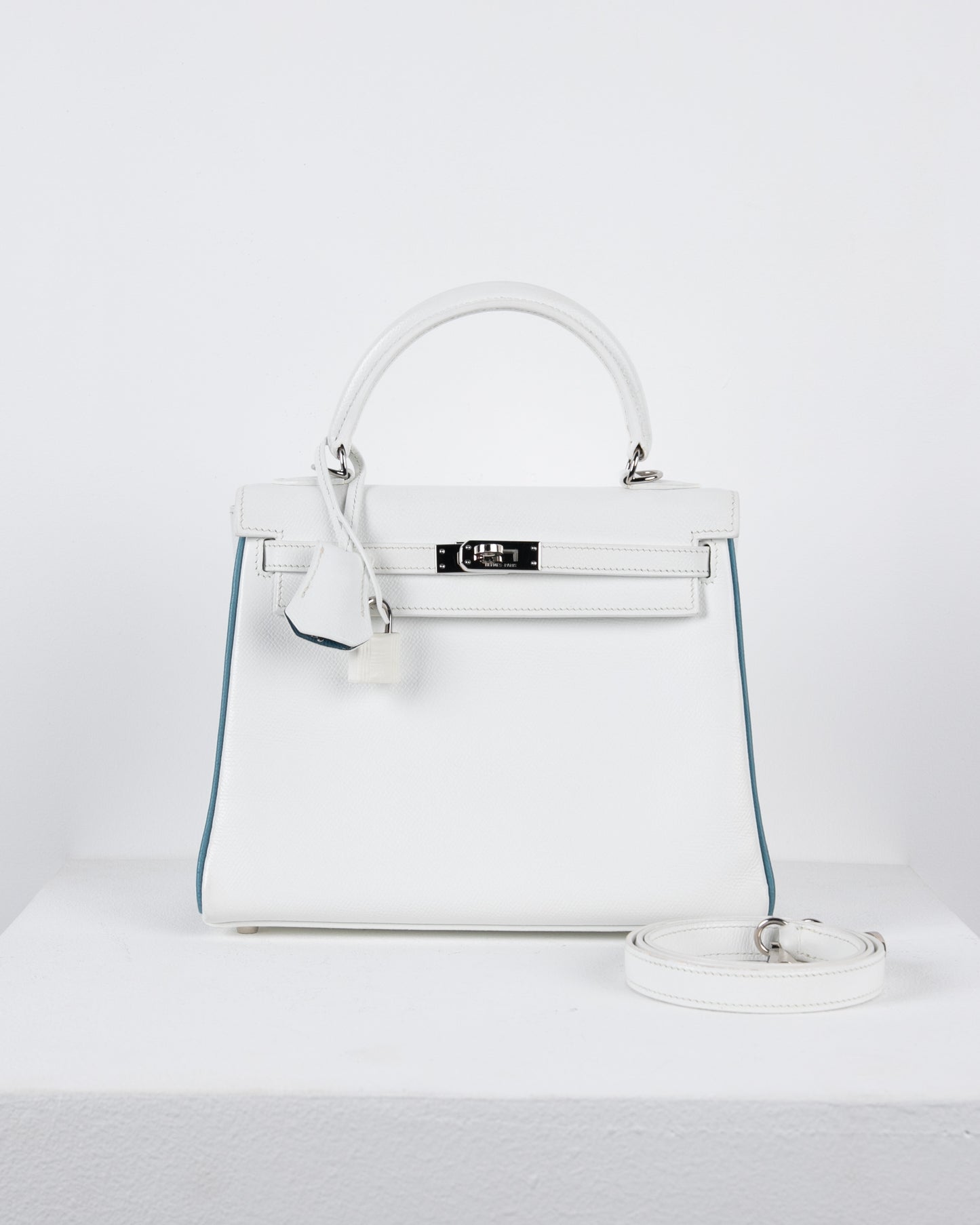 Kelly 25 in White with Contrast Pipe Epsom with Palladium Hardware (Vintage)