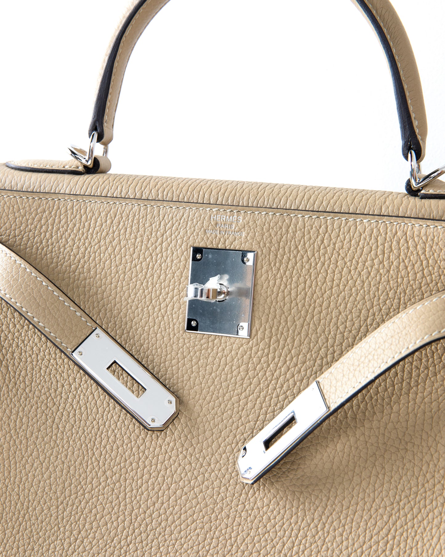 Kelly 28 Retourne Taurillion Clemence Trench with Palladium Hardware