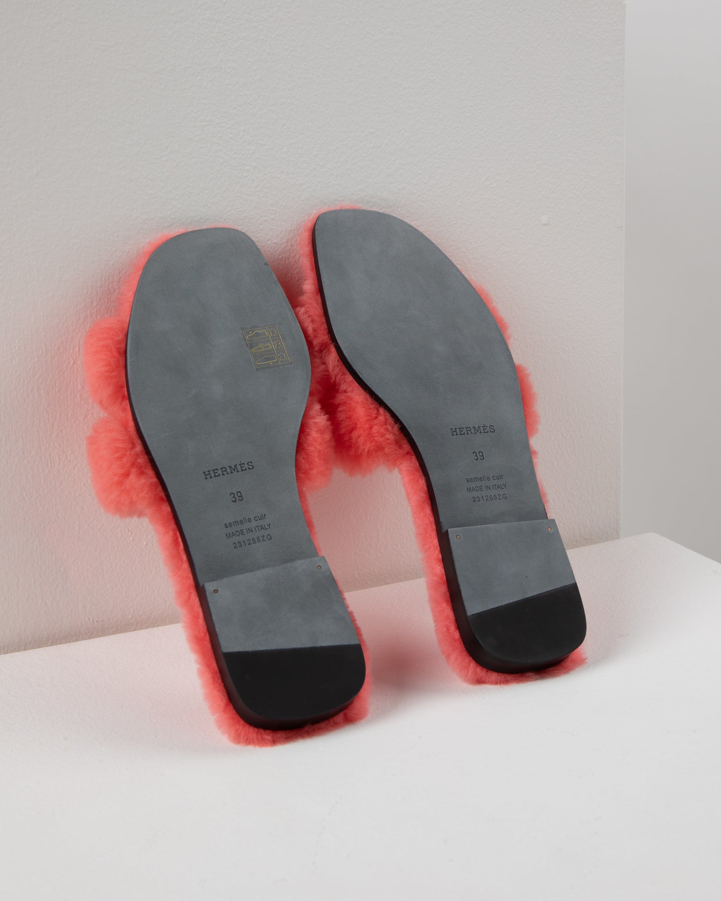 Oran Sandal in Rose Du Dèsert Fur Woolskin