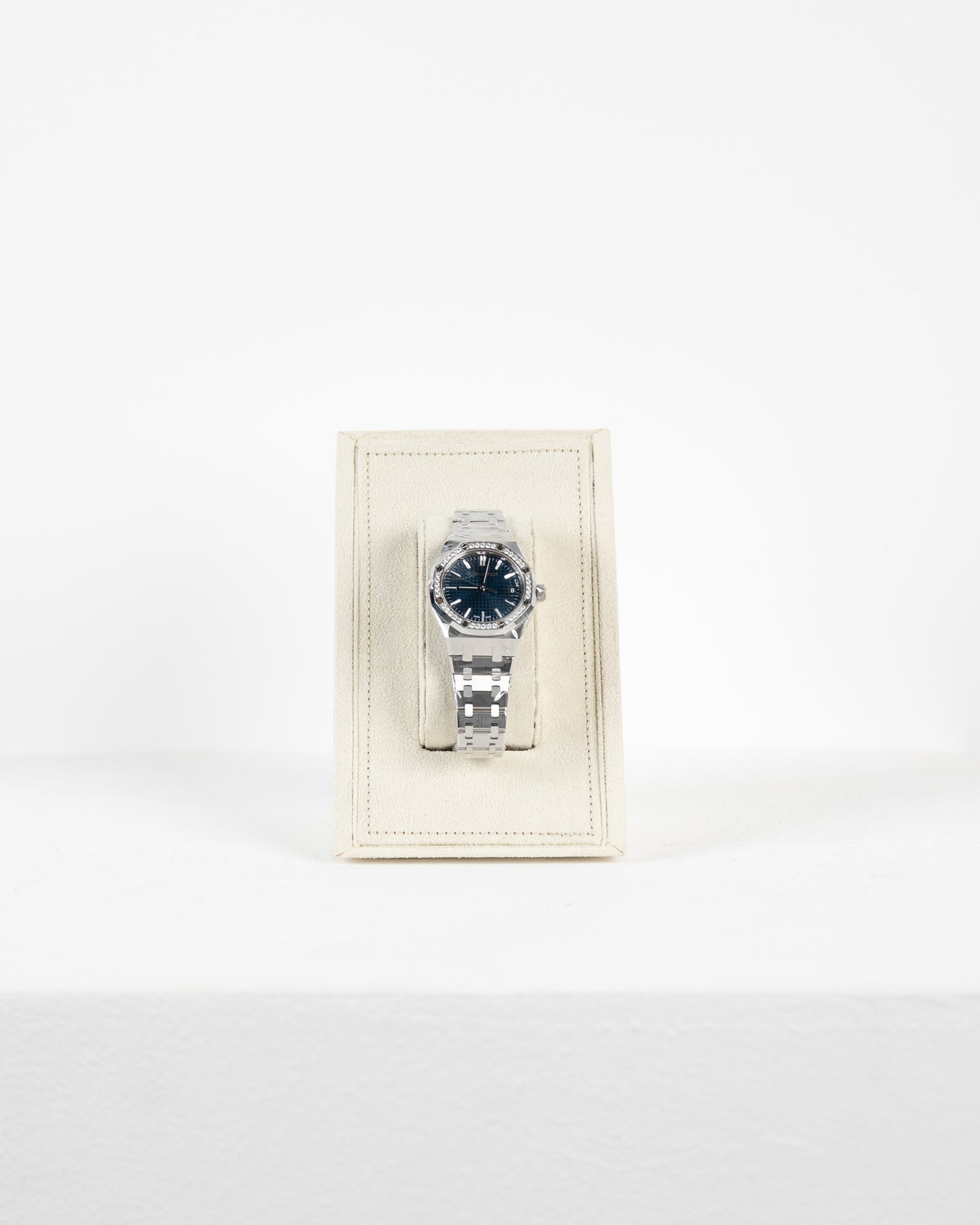 Audemars Piguet Royal Oak 37mm - Blue dial with diamonds