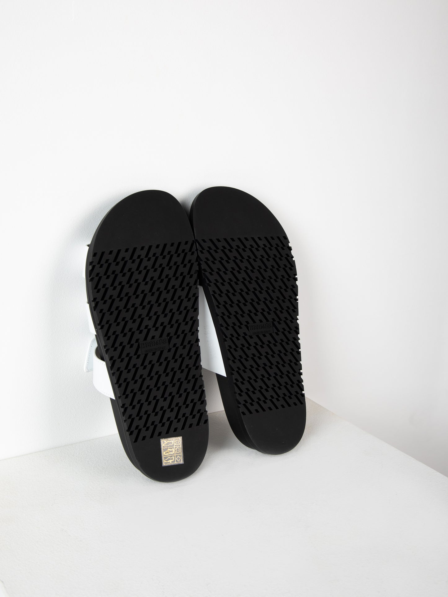 Chypre Sandal in White Calfskin
