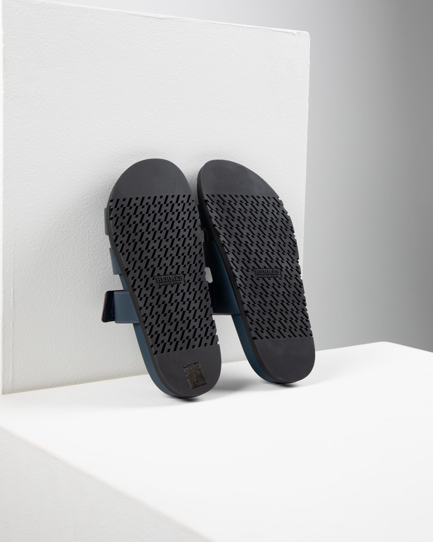 Chypre Sandal in Bleu Celeste/Bordeaux Calfskin