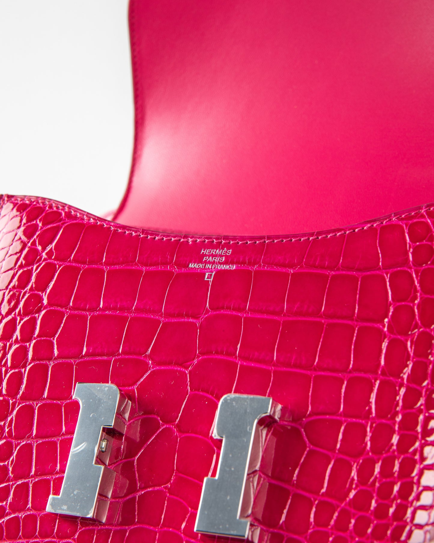 Constance 18 in Rose Mexico Shiny Croco with Palladium Hardware