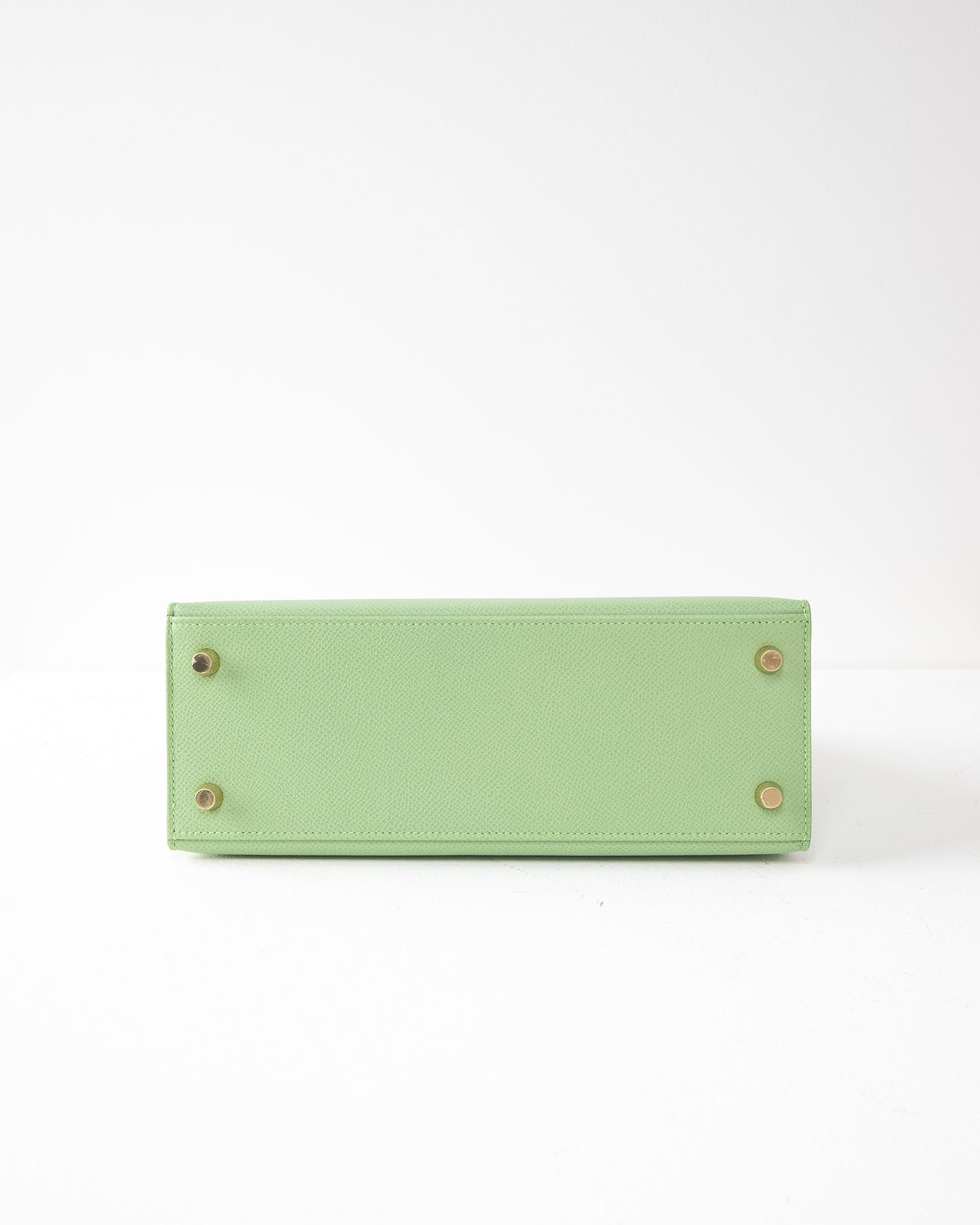 Kelly 25 Sellier Vert Criquet Epsom with Gold Hardware
