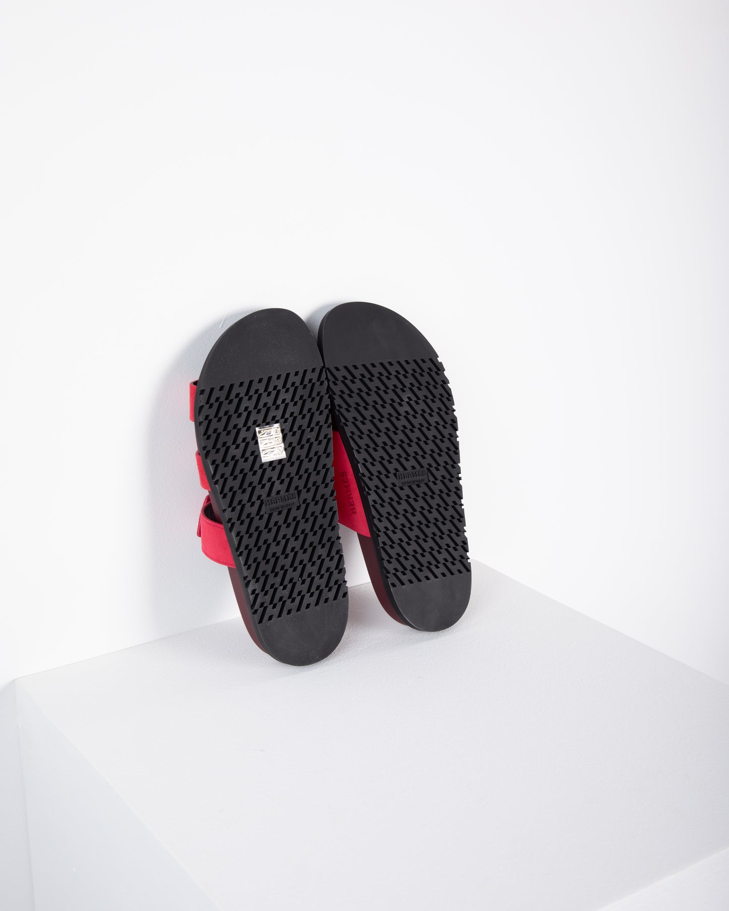Chypre Sandal in Raspberry
