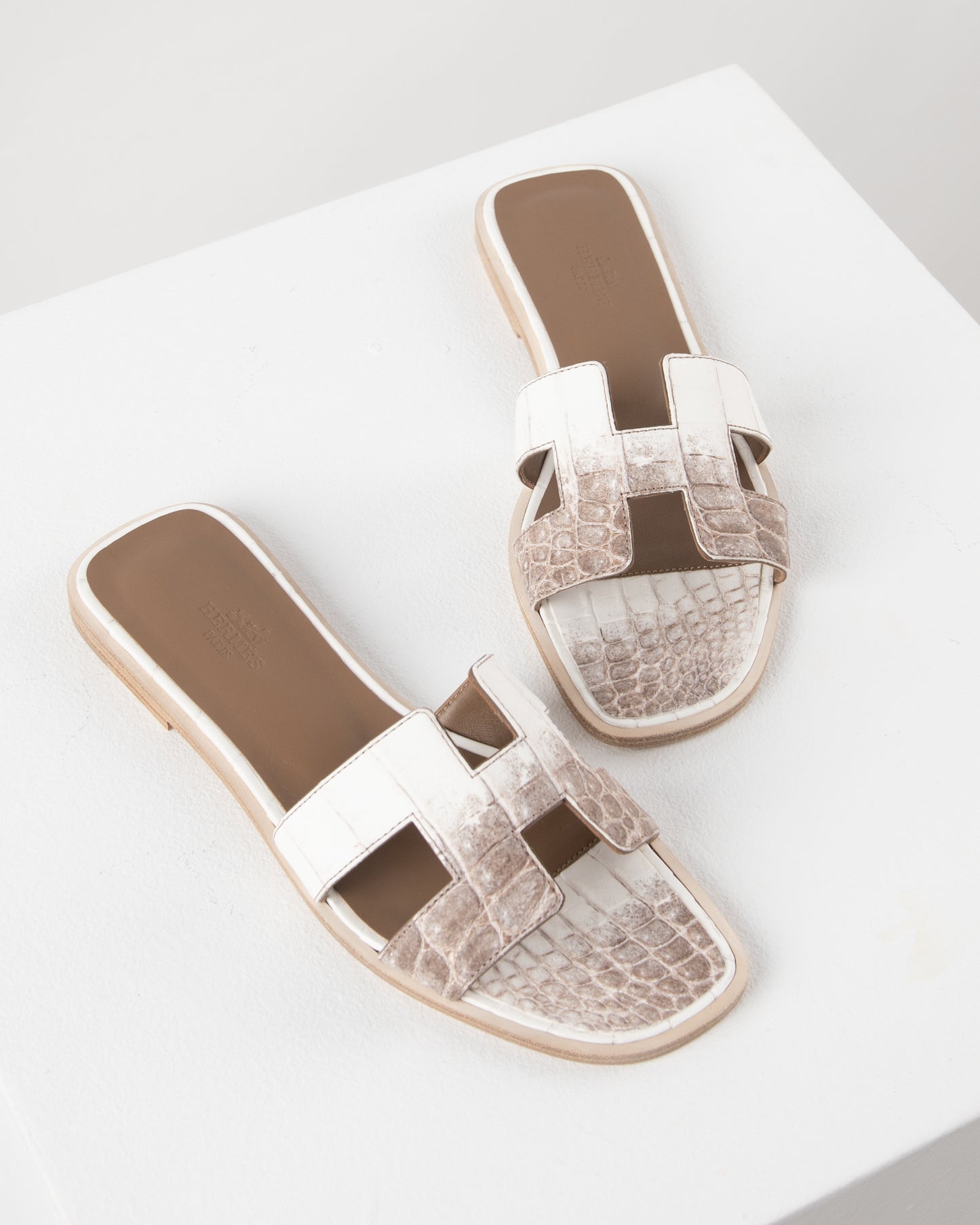 Oran Sandal in Blanc Himalaya Crocodile Leather