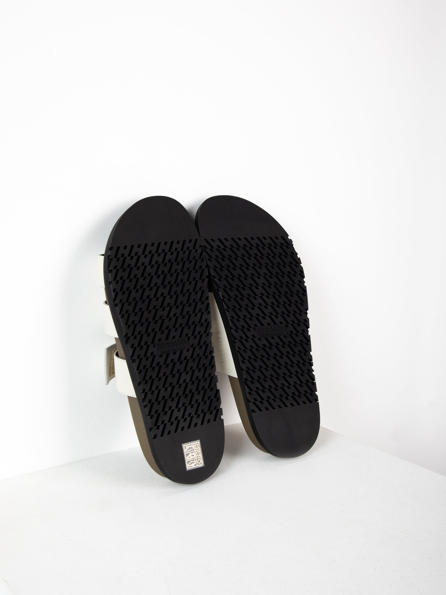 Chypre Sandal in Beige Glaise/Vert Toundra