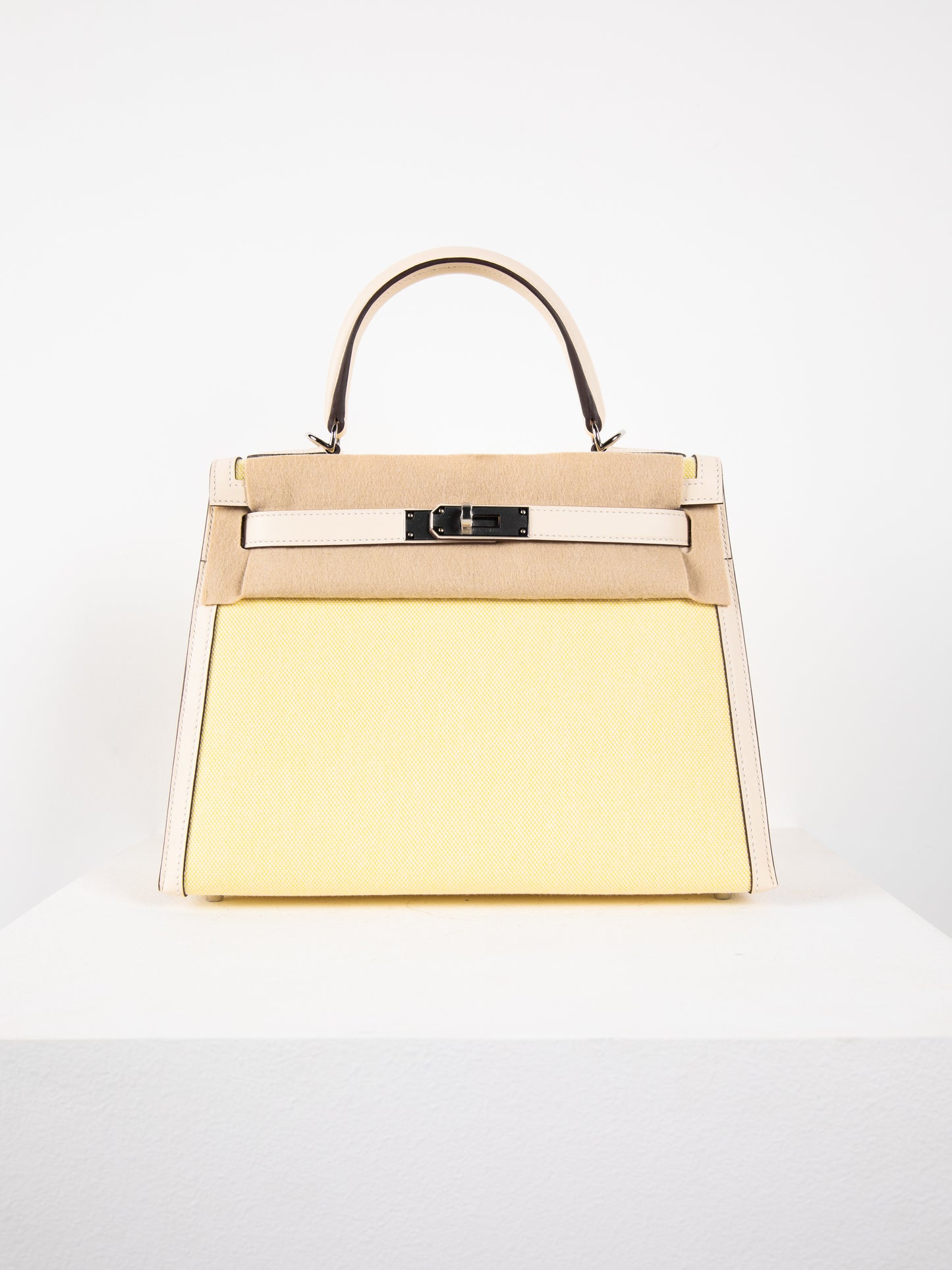 Kelly 28 in Toile H/Veau Swift Ecru-Jaune Citron/Nata with Palladium Hardware