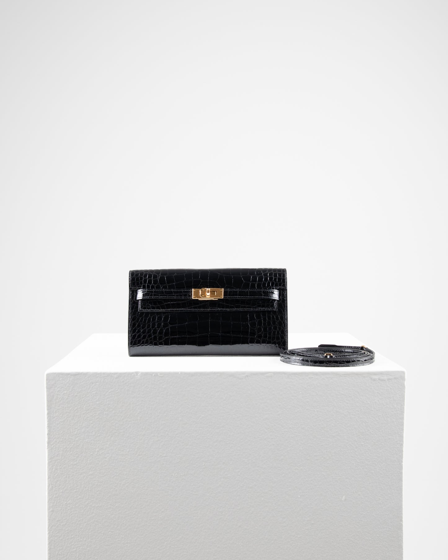 Kelly To Go in Black Alligator with Gold Hardware
