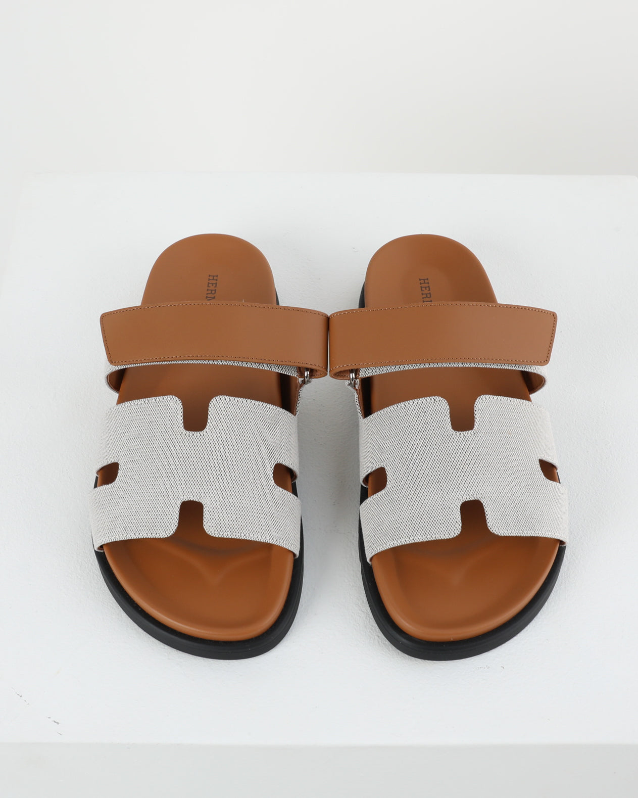 Chypre Sandal in Prunoir / Naturel