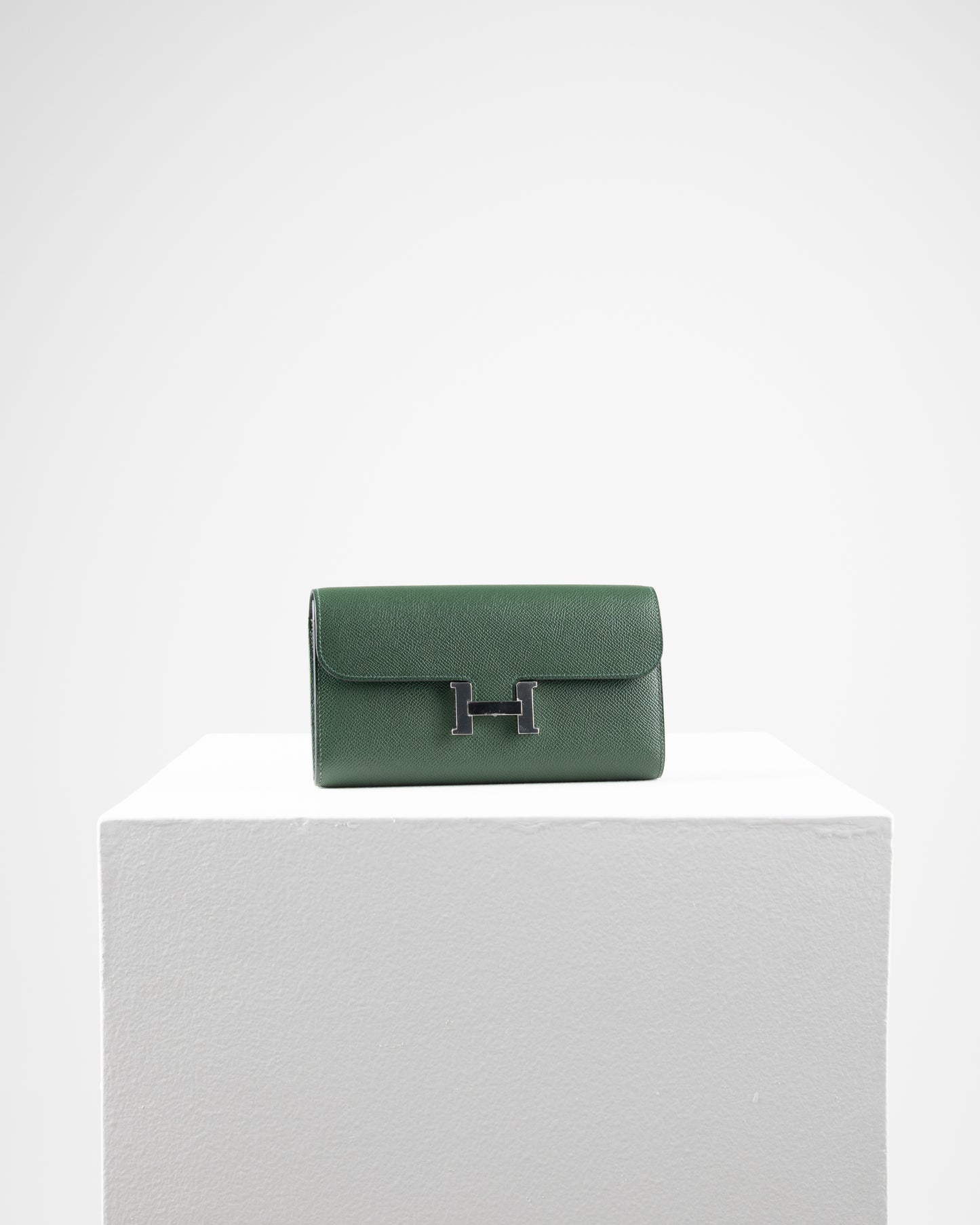 Constance To Go Vert Anglais in Epsom Leather with Palladium Hardware