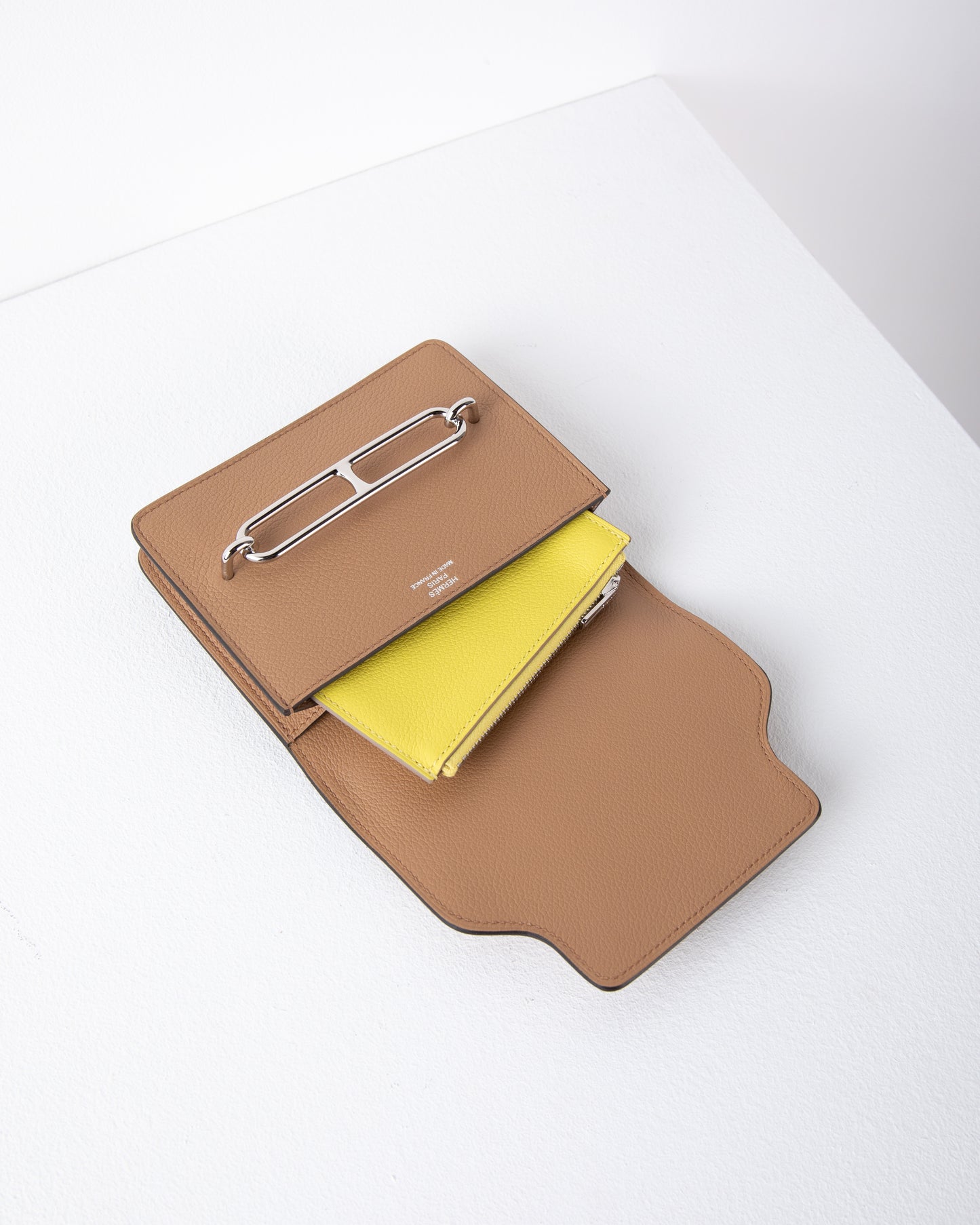 Roulis Slim Compact Wallet in Chai/Lime Evercolor Leather with Palladium Hardware