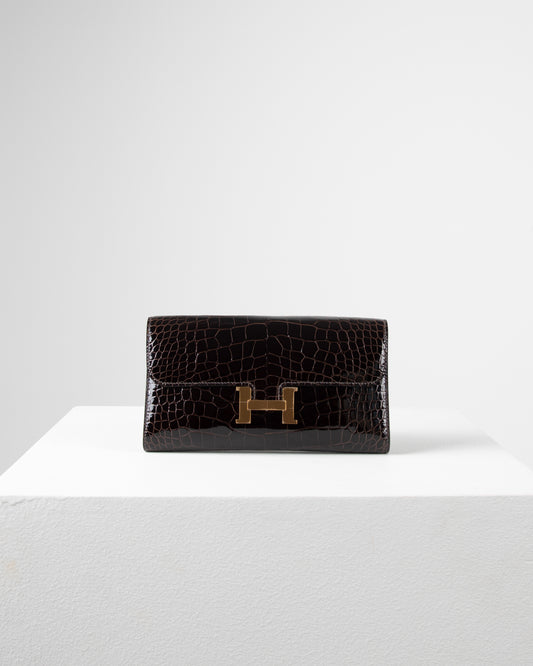 Constance To Go Long Wallet in Cacoan Alligator with Gold Hardware