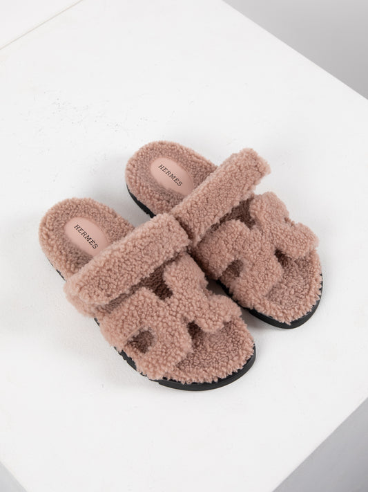 Chypre Sandal in Peau Lainee Beige