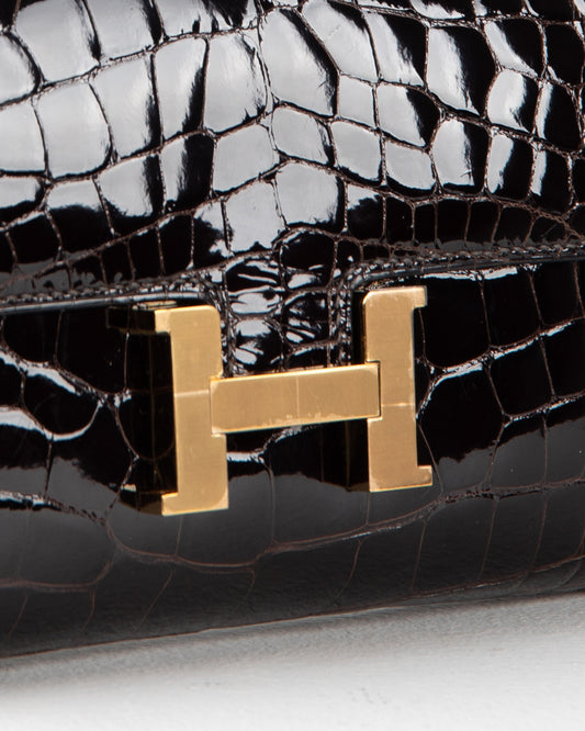Constance To Go Long Wallet in Cacoan Alligator with Gold Hardware